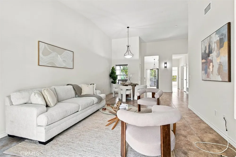 2538 W Macarthur Boulevard ##J Santa Ana, CA 92704
