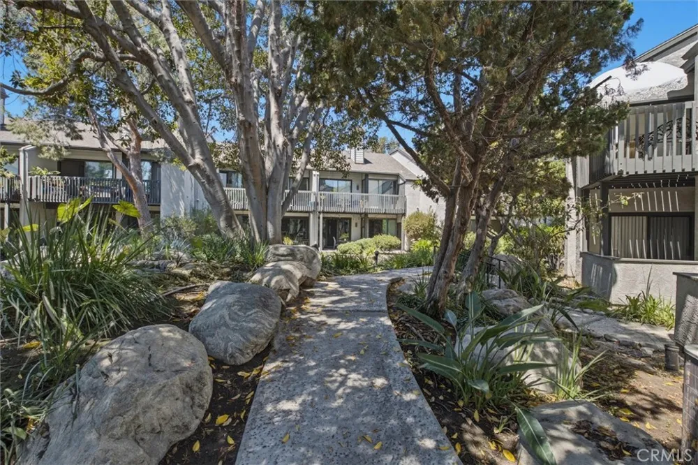 2538 W Macarthur Boulevard ##J Santa Ana, CA 92704