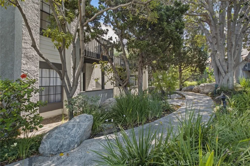 2538 W Macarthur Boulevard ##J Santa Ana, CA 92704