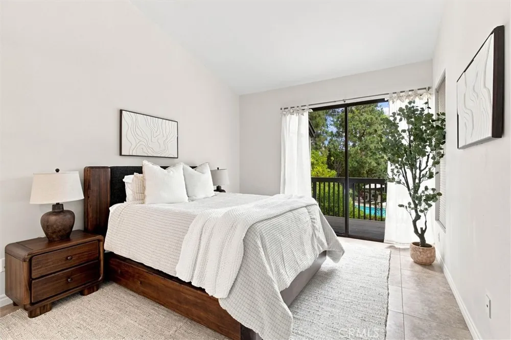 2538 W Macarthur Boulevard ##J Santa Ana, CA 92704