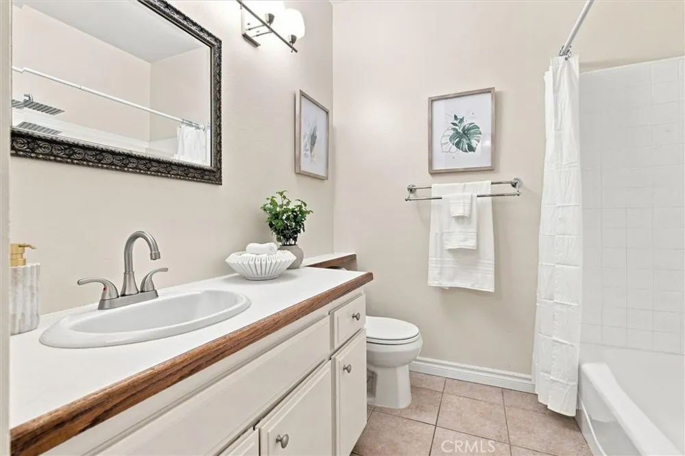 2538 W Macarthur Boulevard ##J Santa Ana, CA 92704
