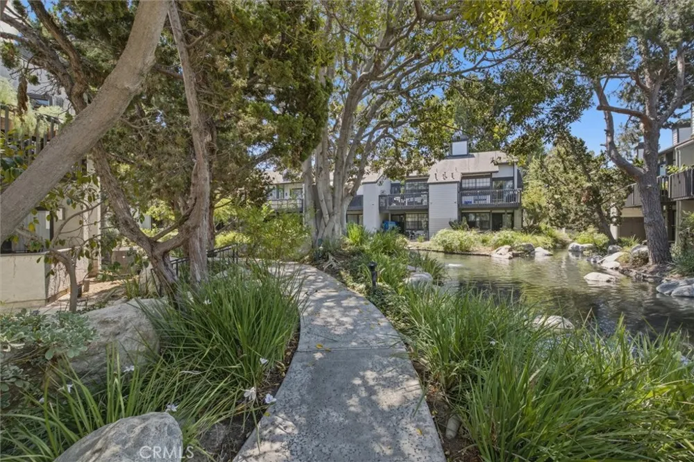 2538 W Macarthur Boulevard ##J Santa Ana, CA 92704