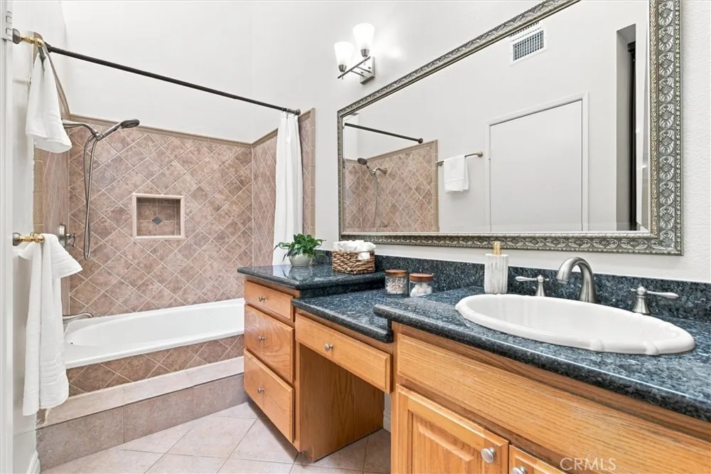 2538 W Macarthur Boulevard ##J Santa Ana, CA 92704