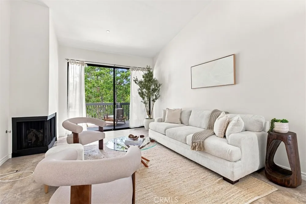2538 W Macarthur Boulevard ##J Santa Ana, CA 92704