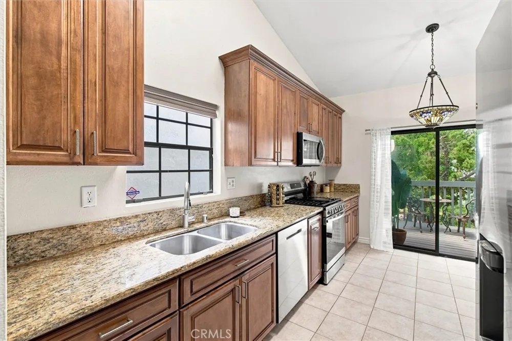 2538 W Macarthur Boulevard ##J Santa Ana, CA 92704
