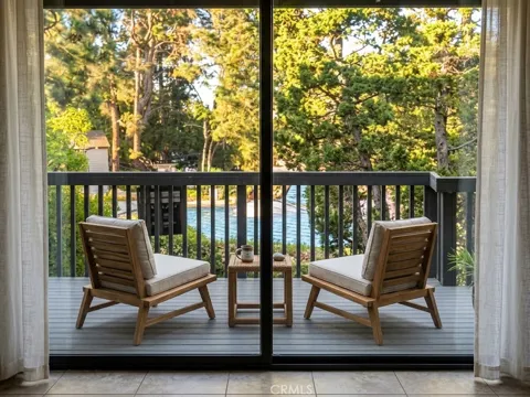 2538 W Macarthur Boulevard ##J