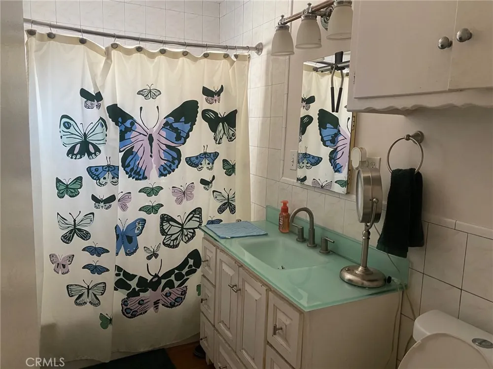 653 Molinar La Puente, CA 91744