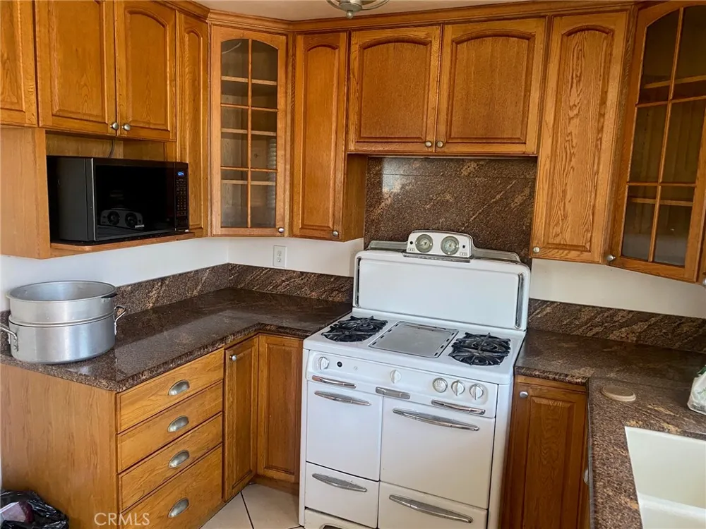 653 Molinar La Puente, CA 91744