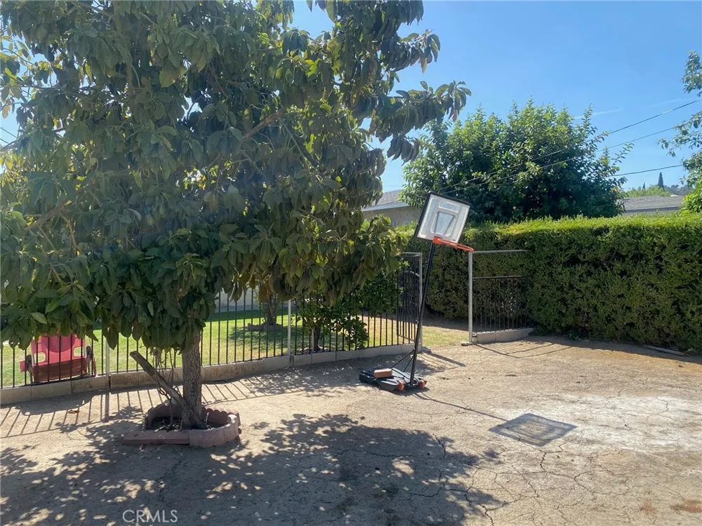 653 Molinar La Puente, CA 91744