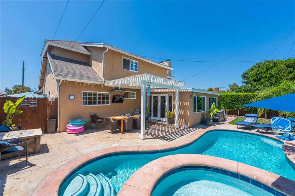 5721 Trinette Garden Grove, CA 92845