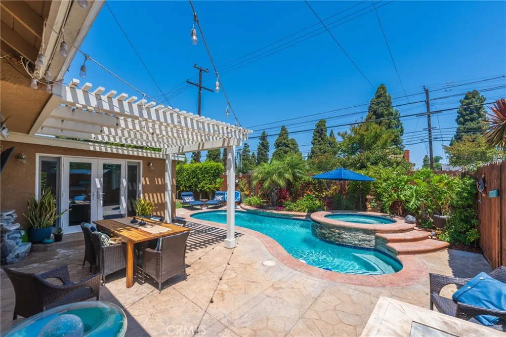 5721 Trinette Garden Grove, CA 92845