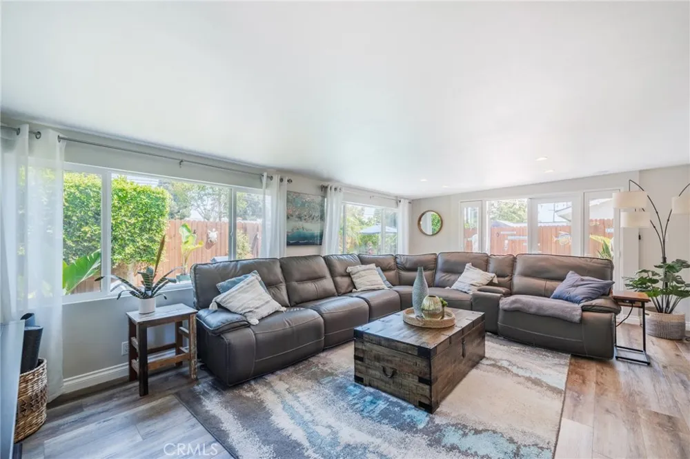 5721 Trinette Garden Grove, CA 92845