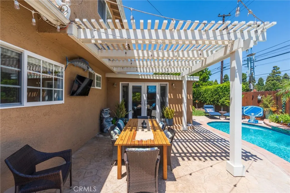 5721 Trinette Garden Grove, CA 92845
