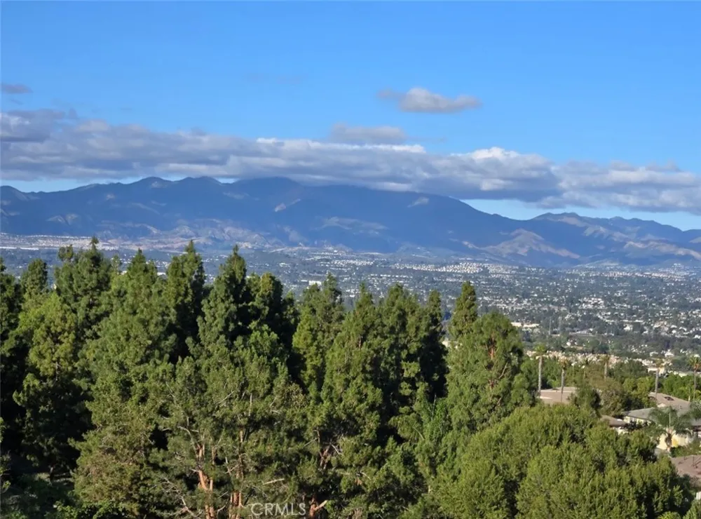 30 Groveside Drive Aliso Viejo, CA 92656