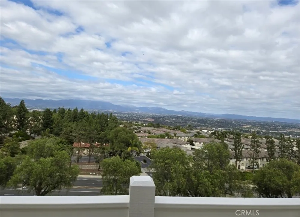 30 Groveside Drive Aliso Viejo, CA 92656
