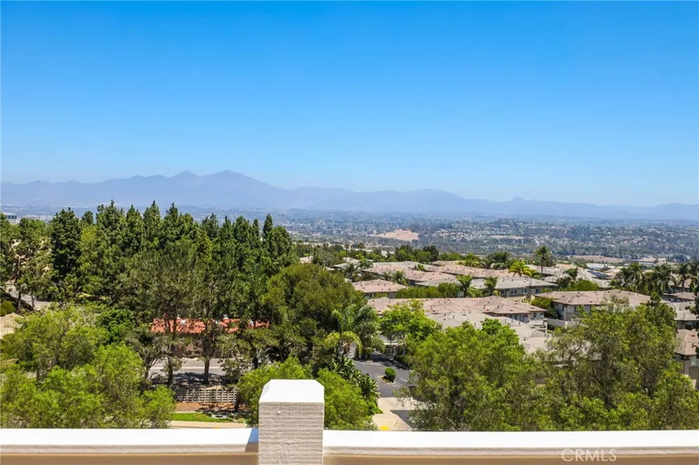 30 Groveside Drive Aliso Viejo, CA 92656