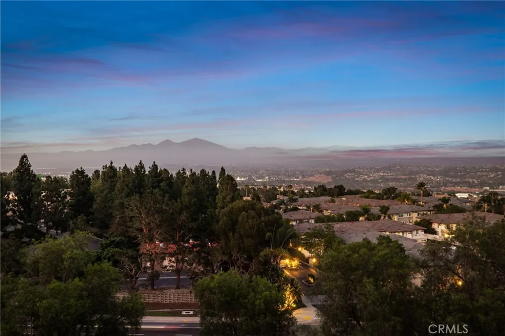 30 Groveside Drive Aliso Viejo, CA 92656