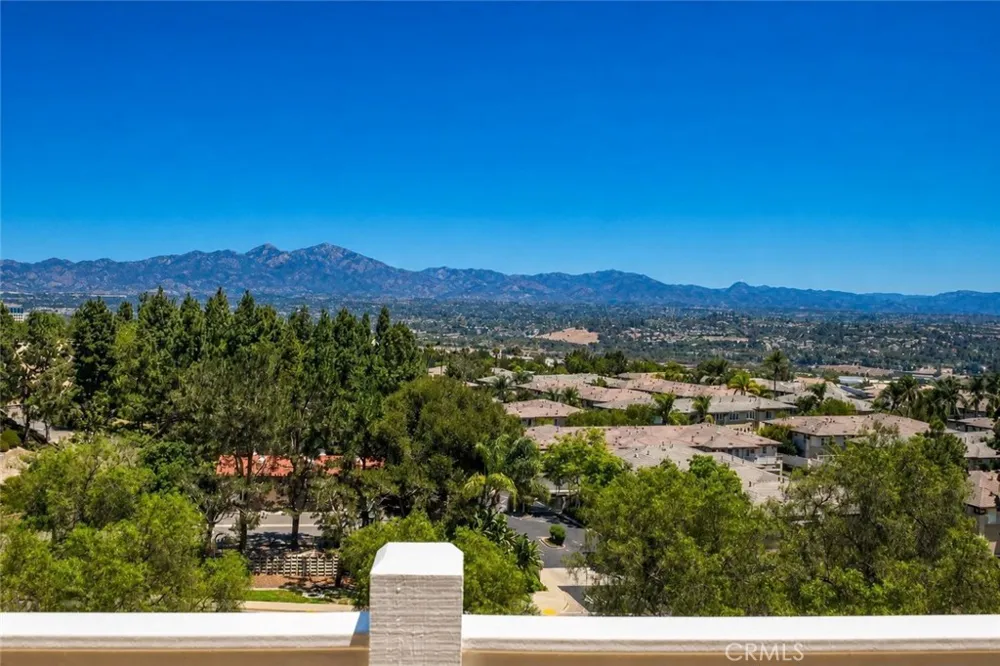 30 Groveside Drive Aliso Viejo, CA 92656