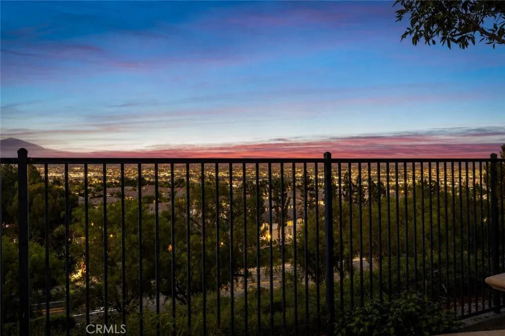30 Groveside Drive Aliso Viejo, CA 92656
