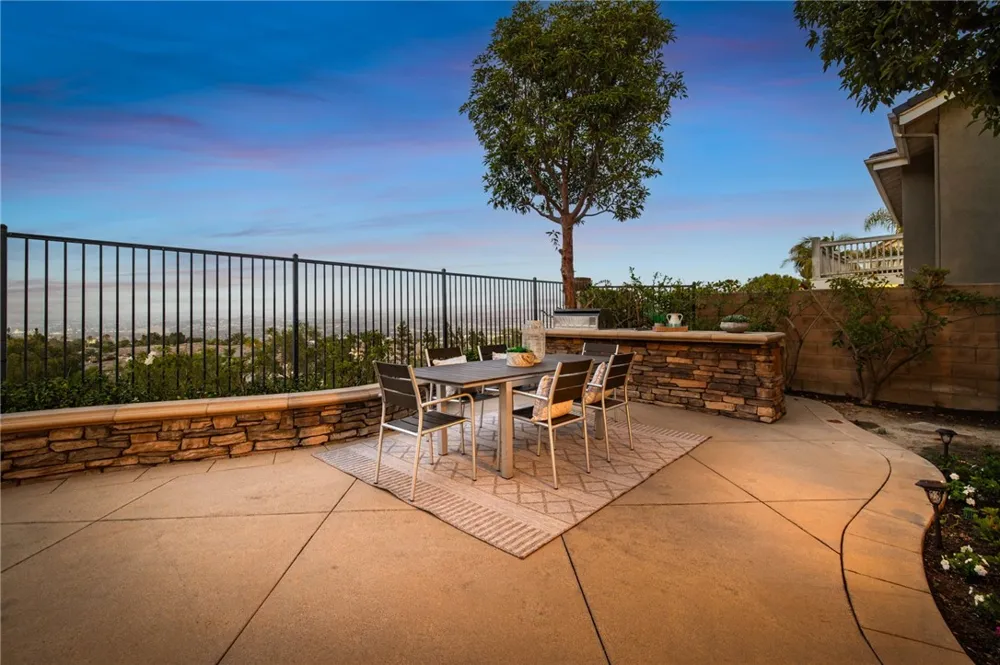 30 Groveside Drive Aliso Viejo, CA 92656