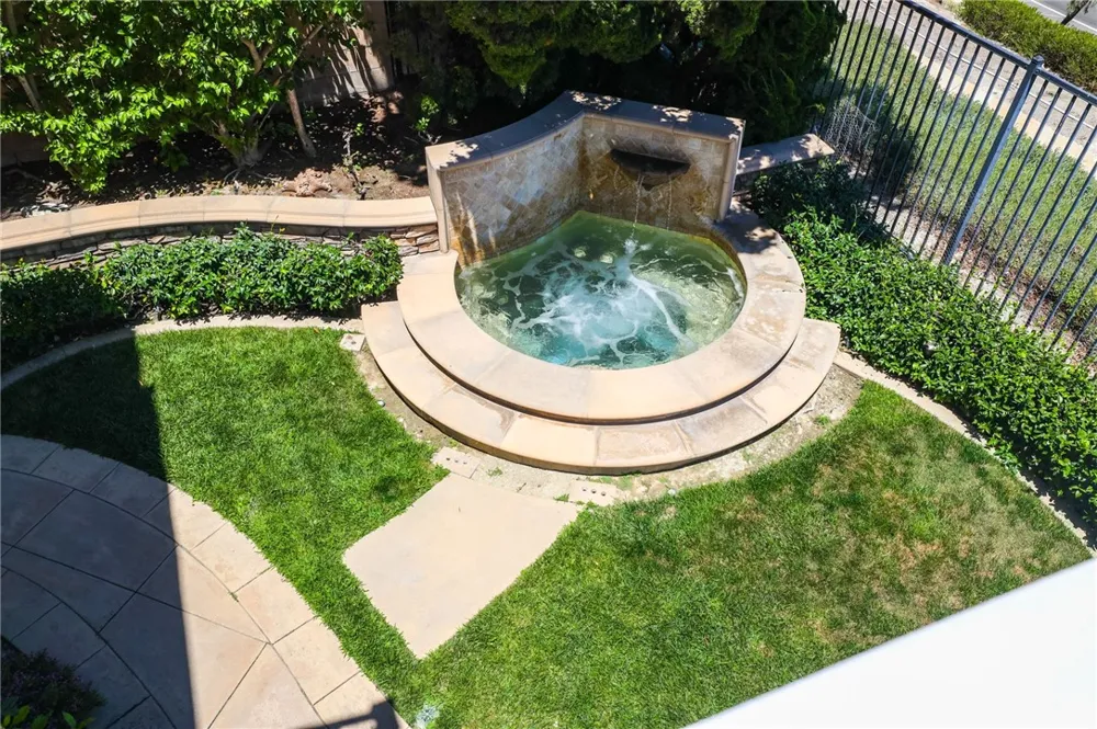 30 Groveside Drive Aliso Viejo, CA 92656