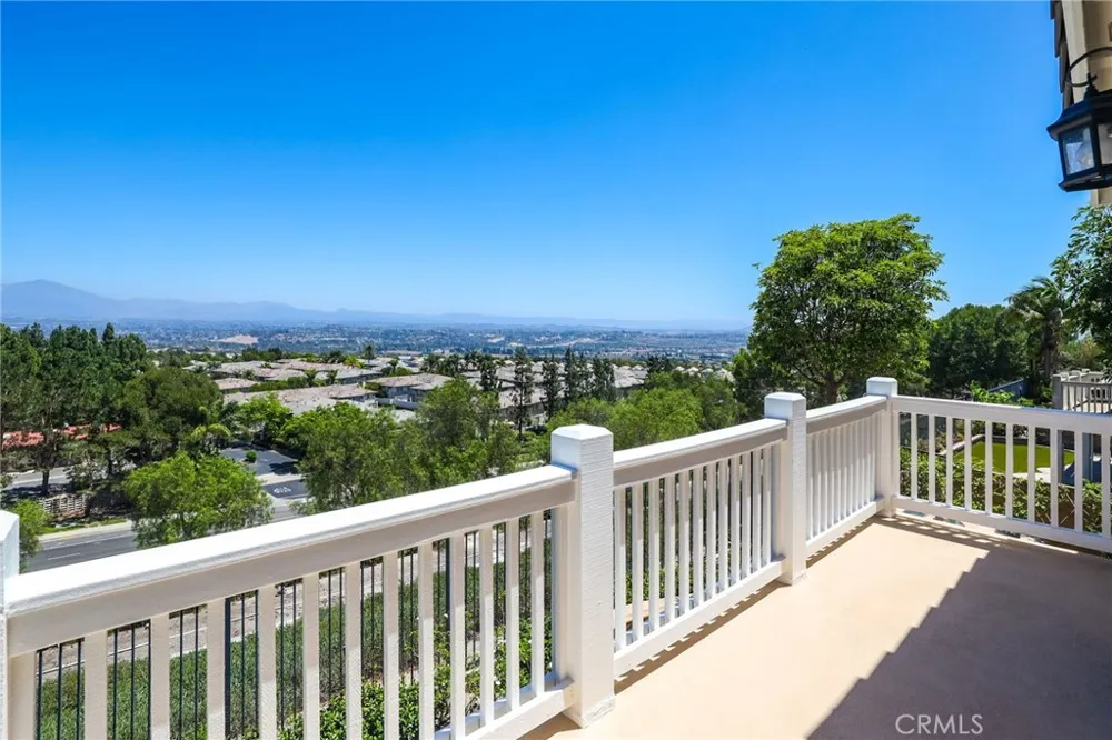 30 Groveside Drive Aliso Viejo, CA 92656