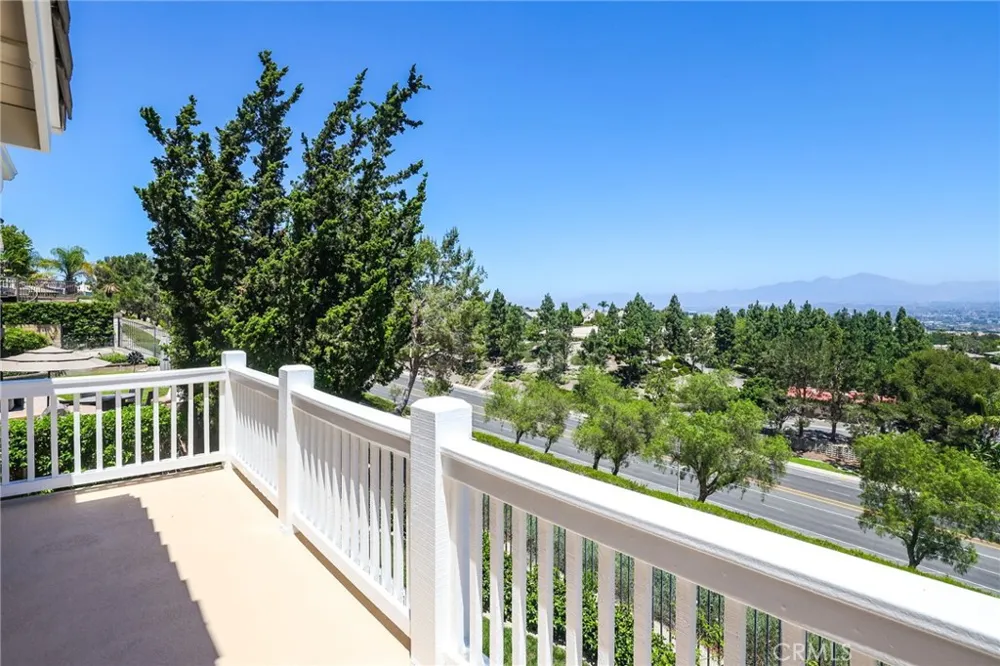 30 Groveside Drive Aliso Viejo, CA 92656