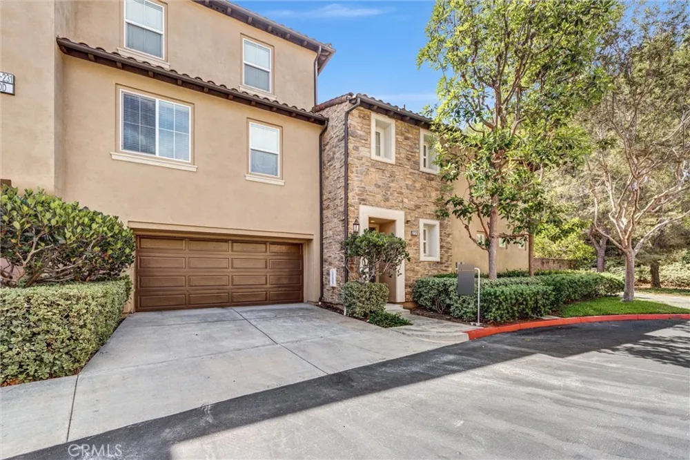 231 Lonetree Irvine, CA 92603