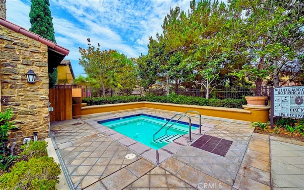 231 Lonetree Irvine, CA 92603