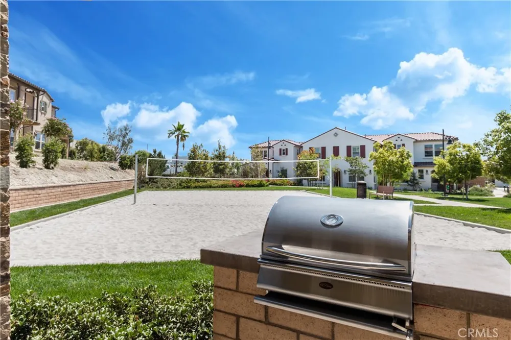 33 Fuchsia Lake Forest, CA 92630