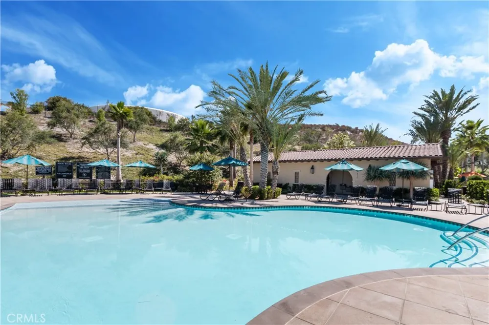 33 Fuchsia Lake Forest, CA 92630