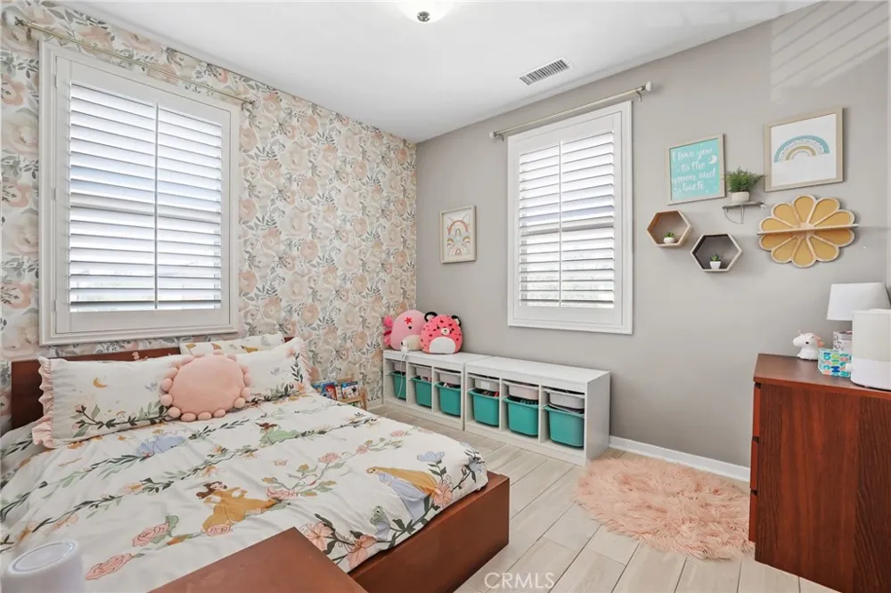 33 Fuchsia Lake Forest, CA 92630