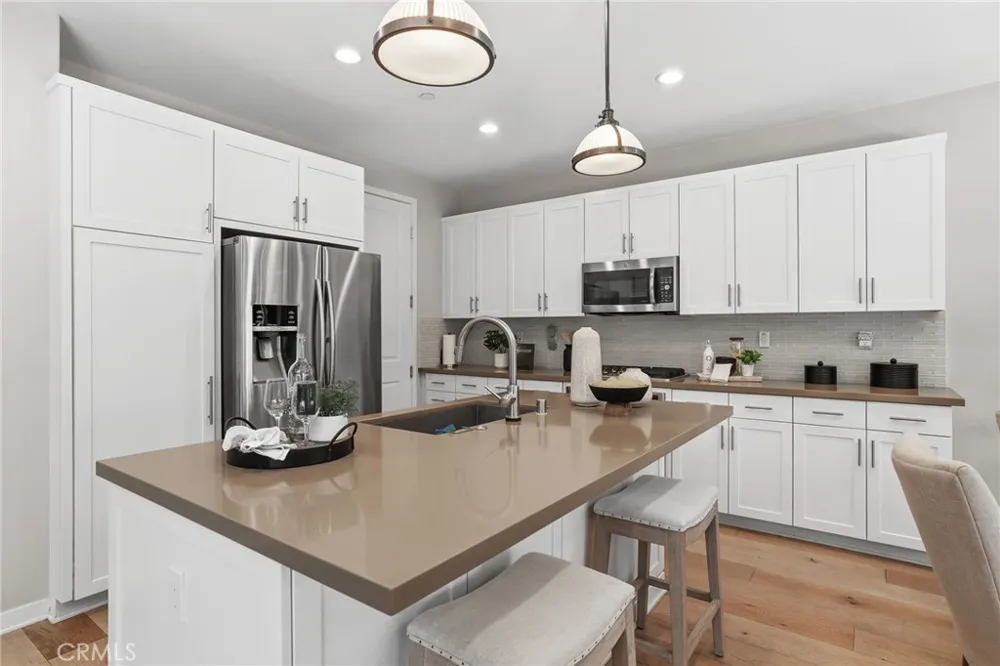33 Fuchsia Lake Forest, CA 92630
