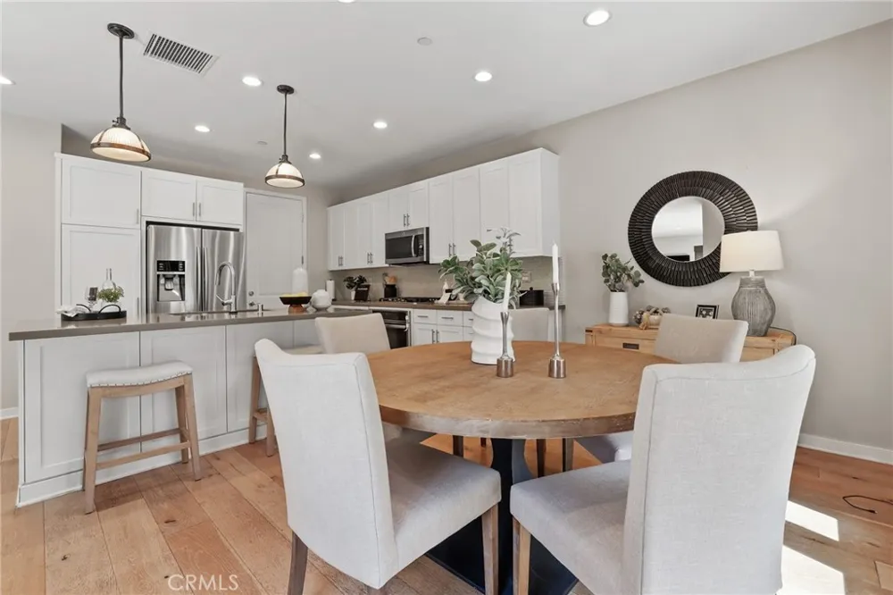 33 Fuchsia Lake Forest, CA 92630