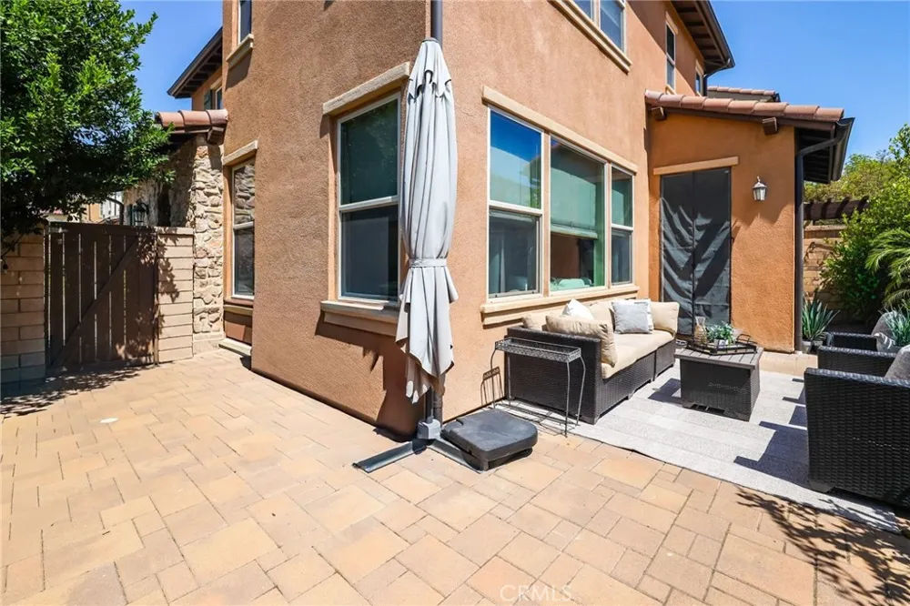 33 Fuchsia Lake Forest, CA 92630