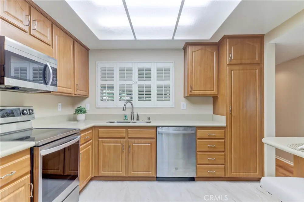 3500 Bahia Blanca W #3B Laguna Woods, CA 92637