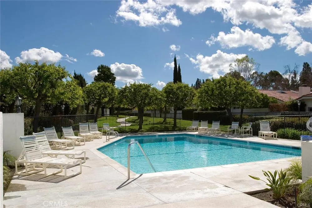 25071 W Sunset Place Laguna Hills, CA 92653