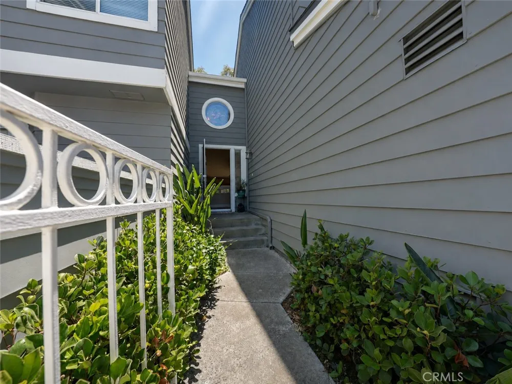 35 Pepperwood Aliso Viejo, CA 92656