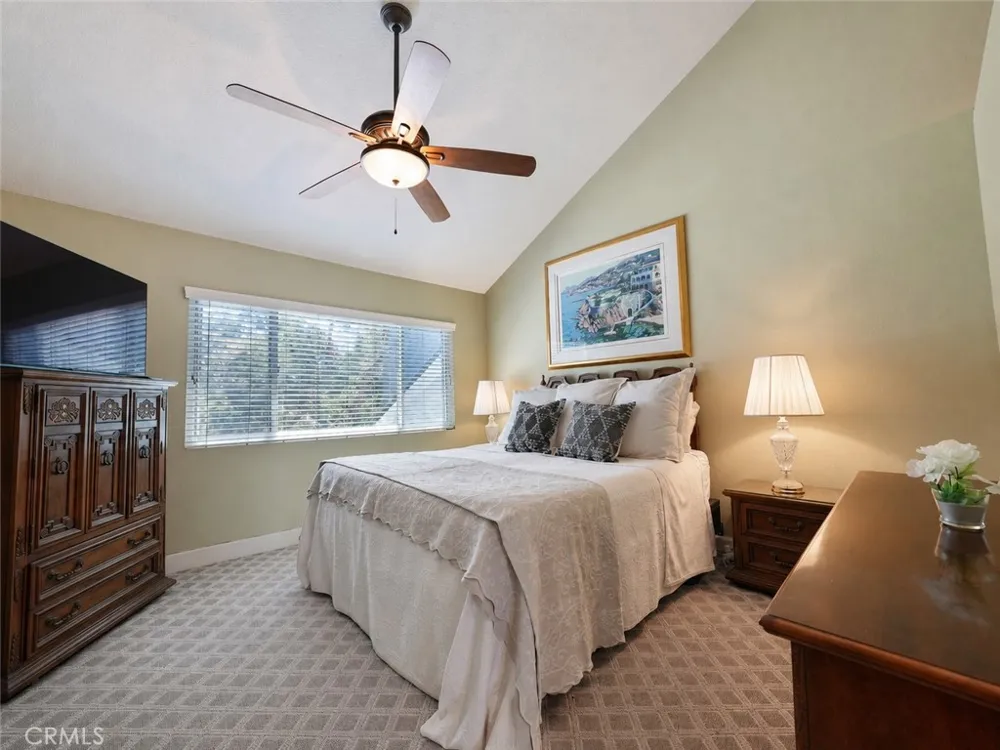 35 Pepperwood Aliso Viejo, CA 92656