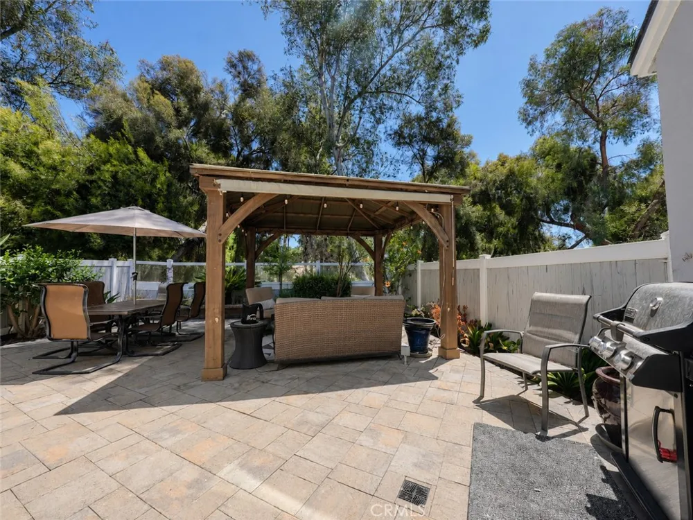35 Pepperwood Aliso Viejo, CA 92656