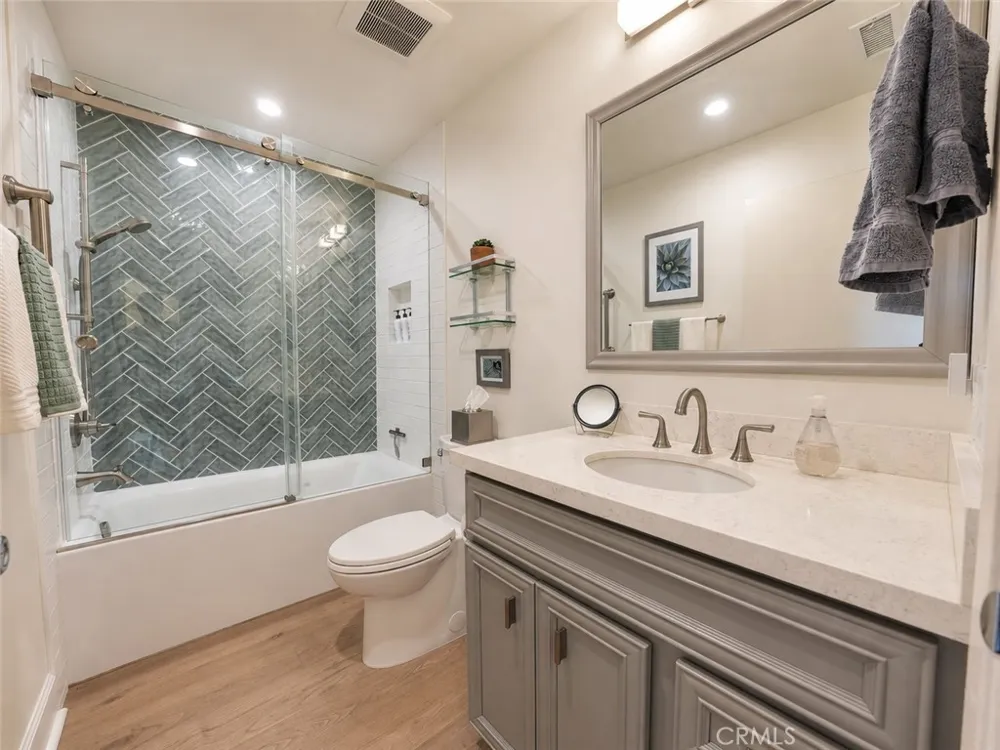 35 Pepperwood Aliso Viejo, CA 92656