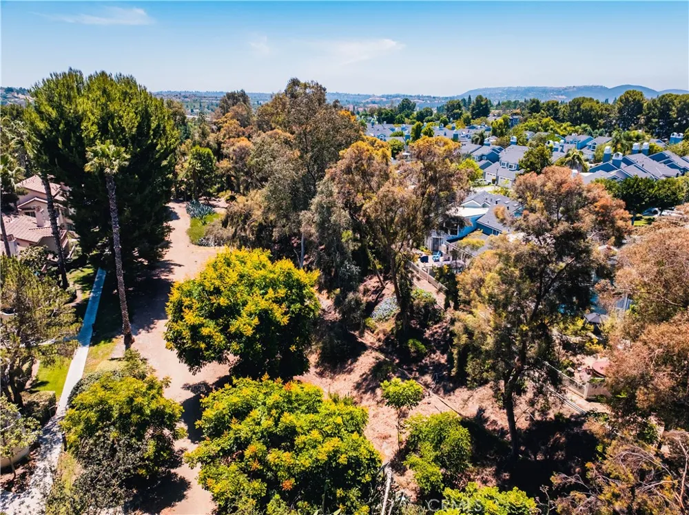35 Pepperwood Aliso Viejo, CA 92656