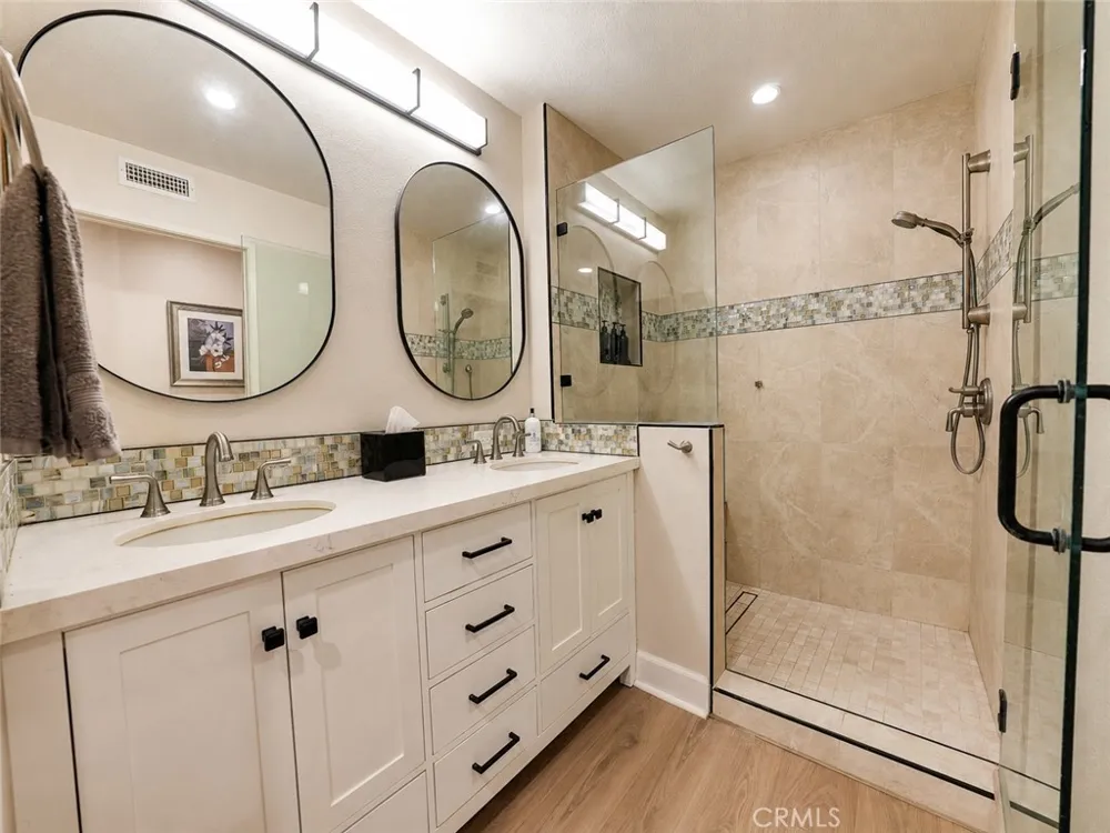 35 Pepperwood Aliso Viejo, CA 92656