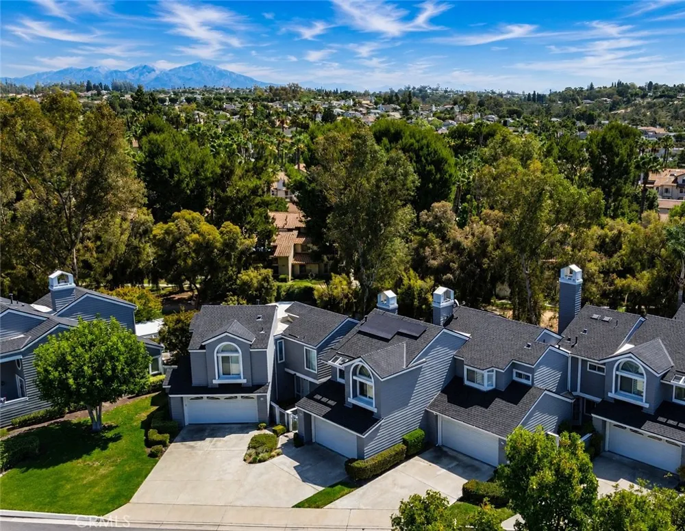 35 Pepperwood Aliso Viejo, CA 92656