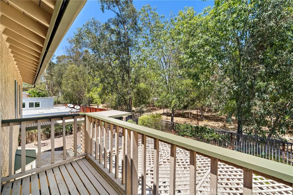 25072 Castlewood Lake Forest, CA 92630