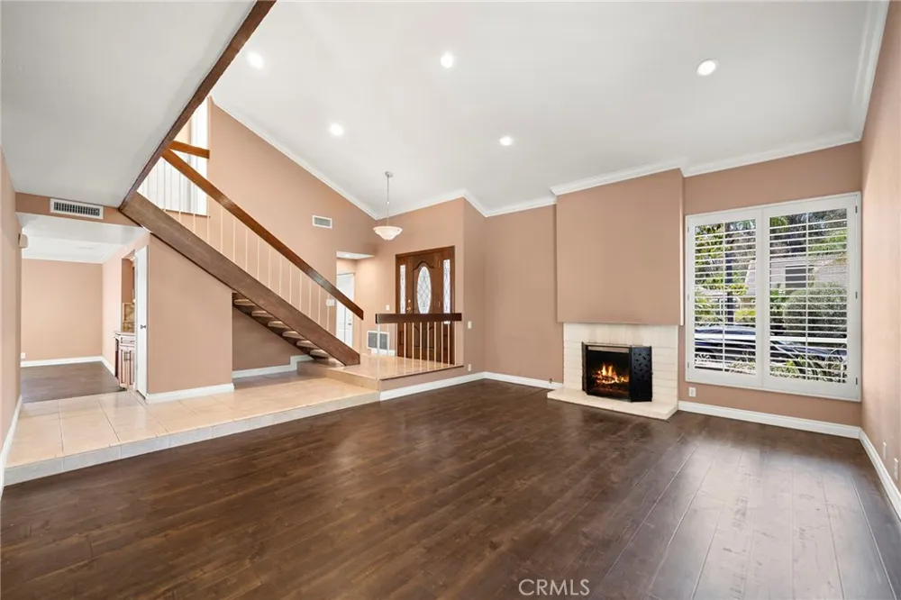 25072 Castlewood Lake Forest, CA 92630
