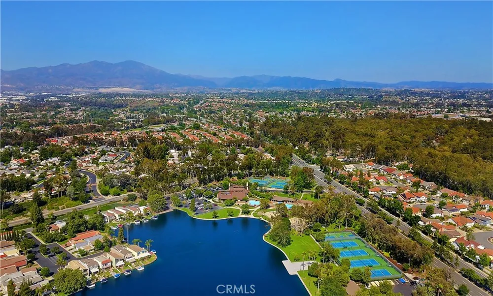 25072 Castlewood Lake Forest, CA 92630