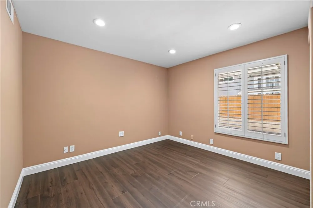 25072 Castlewood Lake Forest, CA 92630