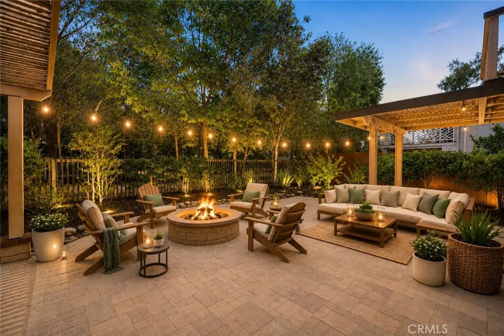 25072 Castlewood Lake Forest, CA 92630
