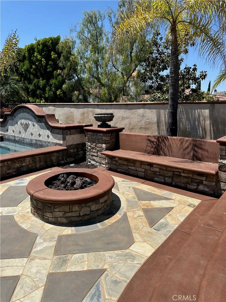25351 MUSTANG DRIVE Laguna Hills, CA 92653